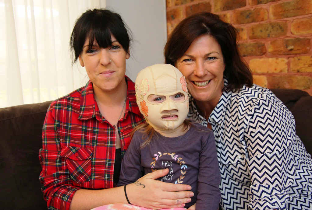 HELPING HAND: Sarah Mills with her daughter Monroe and Melinda Pavey MLC, Parliamentary Secretary for Regional Health. HELPING HAND: Sarah Mills with her daughter Monroe and Melinda Pavey MLC, Parliamentary Secretary for Regional Health.